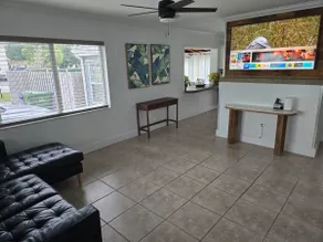 2BR East Side Garden Apt w/ mini golf - Image 5