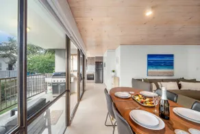 Moffat Beach Surf Retreat - Image 4
