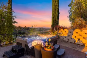 Wine Country Villa w/ Rooftop Terrace + Game Room - Image 5
