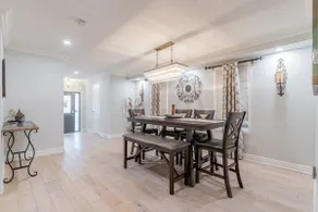 Spacious 4 Bedroom ~ X-Box ~ Foosball ~ Vaughan - Image 4