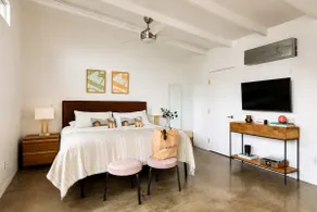 Sleeps 30, 9 Units | Pool + Hot Tub + Firepit + Putting Green | The Wesley - Image 4