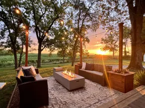 2 acre private retreat with sauna, hot tub, large fire-pit and outdoor games - Image 2