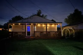 Groovy Crib in Downtown Frederick|1 lvl|FencedYard - Image 3