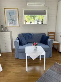 Small cabin by the sea - Image 5