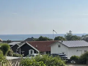 Small cabin by the sea - Image 2
