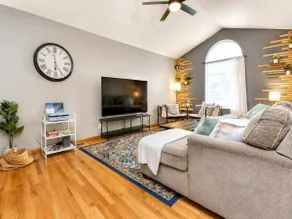Pet-friendly home near UNL with game room - Image 2