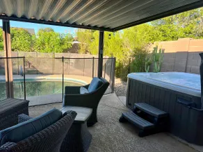 Private retreat with gym, hot tub, pool & playroom - Image 2