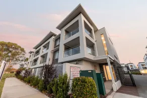 Stylish 1 Bedroom Apt + Free Parking & WiFi - Image 3