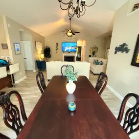 Foxberry Place, King suite and 2 Queens & Hottub! - Image 4