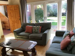 Heart of the village 4 Bedroom split level cottage - Image 3