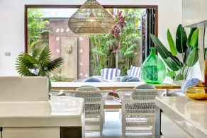 Lux Thirroul Resort Home Pool Heated Spa Sleeps 12 - Image 4