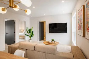 Modern 2BR Apt by the River w/ Parking - No stairs - Image 3