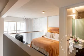Modern and comfortable duplex in Chinatown - Image 2