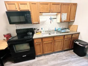 1157#3 / Tiny studio, Great Location, Dubuque - Image 3