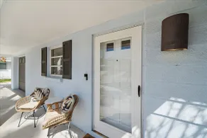 Pristine Private Pool Retreat • Minutes to Siesta & Downtown Sarasota! - Image 3