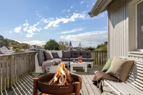 Family home near the ocean, with large patio & BBQ - Image 4
