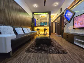 Luxury Stay w/ Pvt Jacuzzi | 18th Floor - Image 2