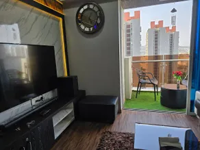 Luxury Stay w/ Pvt Jacuzzi | 18th Floor - Image 5