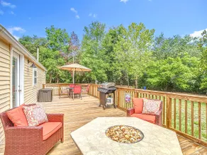 Cheerful, two bedroom Animal loving home, - Image 2