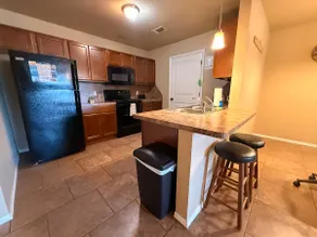 Cozy Cul-de-sac Duplex B 3 bd/2 ba | Fenced - Image 3