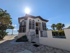 Newly Remodeled-Beachfront Home with Pool/Spa! Private Island Living on 1 Acre - Image 2
