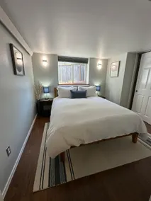 Seattle 2 Bedroom 1 Bath Over 900 sq ft! - Image 4