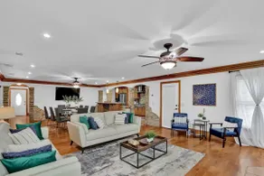 Big 6BR,4BA Home w/ 10-Car Parking for Crews/Grps - Image 4
