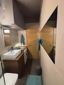 Modern Business Stay|Free Parking|Prime Location - Image 2