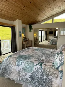 Penthouse Overlooking Waimea Ocean views - Image 2