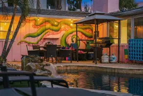 Trendy & Relaxing: Close to Beach ~ Pool ~ Hot Tub - Image 5