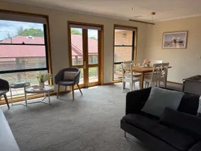 Pet friendly Spacious 3-bedroom home. - Image 2
