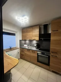 Stylish & Spacious Apartment with Patio - Image 3