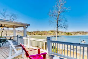 GUIDOs HOME, Lake & Mtn Views, sleeps 4 (A) - Image 3