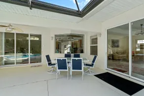 Huge Beach Villa w/Salt Water Pool Mins To Beach - Image 4