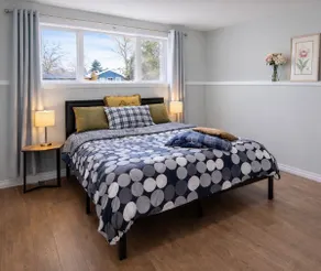Ideal Getaway | Newly Renovated | Long Term Stays - Image 5
