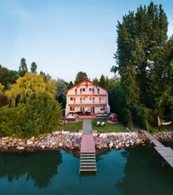 Zöldpart Villa |Waterfront, Private beach, jacuzzi - Image 2
