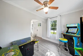 Walk to Beach •Arcade •Sleeps 11 •Family-Friendly - Image 5
