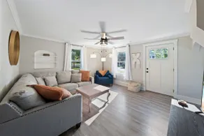 Walk to Beach •Arcade •Sleeps 11 •Family-Friendly - Image 3