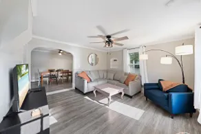 Walk to Beach •Arcade •Sleeps 11 •Family-Friendly - Image 2
