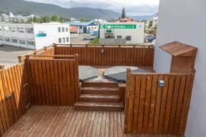 The Elegant Escape w Hot-tub Access - Image 3