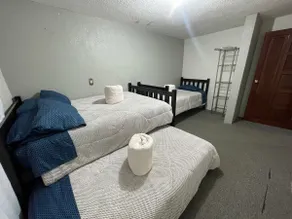 Downtown house with 4 bedrooms - Image 2
