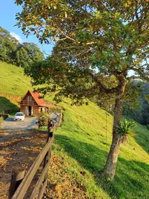 Secluded cabin in the mountains Sunrise retreat - Image 2