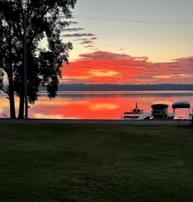 Beautiful Lake Front Home in Culver - Image 5