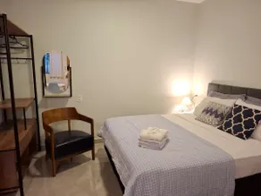Modern studio not Downtown/QUEEN bed/WIFI 6 - Image 2
