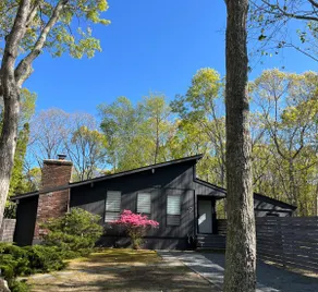 Sparkling East Hampton Oasis 3 bed 2 bath w/heated pool. Pets Welcome! - Image 4