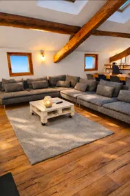 Duplex with exposed beams • 3 bedrooms • Parc des Oiseaux - Image 4