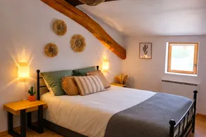 Duplex with exposed beams • 3 bedrooms • Parc des Oiseaux - Image 5