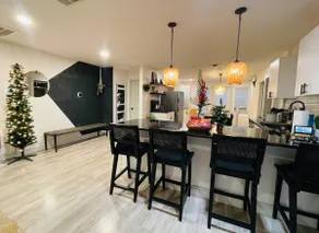 Chic and Cozy Dallas Retreat - Image 5