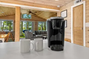 Cozy Lake Front Cottage, Escape with Amenities - Image 3