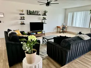 Heated Pool *Spacious home 7MINS to airport - Image 5